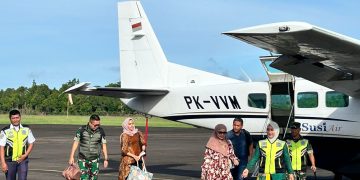 Danlanal Simeulue Sambut Kedatangan Danrem 012/Teuku Umar di Bandara Lasikin