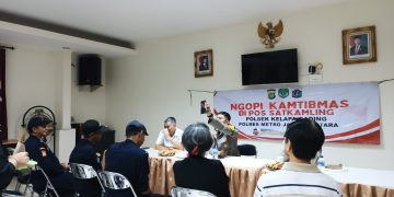 Ngopi Kamtibmas di RW.016 Kelapa Gading Timur: Jalin Kedekatan Warga dan Polri