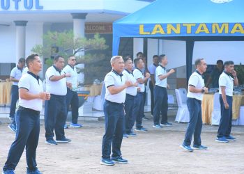 Jaga Kebugaran dan Kebersamaan, Komandan Lantamal I Lakukan Olahraga Bersama Prajurit Satrol Lantamal I