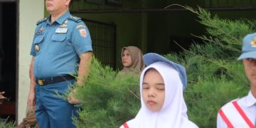 Bina Cinta Tanah Air Kepada Generasi Muda, Kadispotmar Lantamal I Pimpin Upacara Bendera di SMK Muhammadiyah 04 Medan