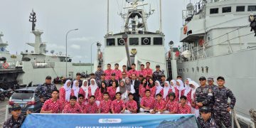 Antusiasme Siswa-Siswi SMAN 2 Tanjungpinang Kunjungi Pangkalan TNI AL Bintan dan Kapal Perang