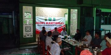 Ngopi Kamtibmas di Kayuringin Jaya, Hangatnya Kebersamaan Warga dan Polisi Jaga Lingkungan
