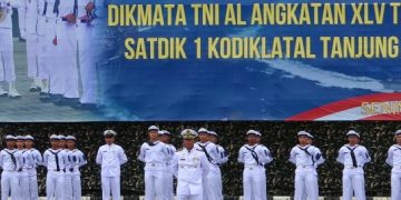 Dankodiklatal Pimpin Upacara Pelantikan dan Penyumpahan Siswa Dikmata TNI AL Angkatan 45 Satdik 1 Kodiklatal Tanjung Uban