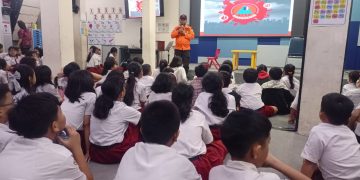 Tingkatkan Kesiapsiagaan Sekolah, Polsek Bekasi Barat Dampingi Edukasi Bencana BNPB