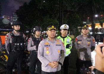 Polda Metro Jaya Gelar Patroli Malam, Sapa Warga Hingga Ojol Beri Himbauan Kamtibmas