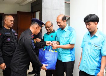 Menyambut HUT ke-80 Korps Brimob Polri, Brimob Polda Metro Jaya Gelar Bakti Sosial di Gereja GPIB Karunia Ciputat