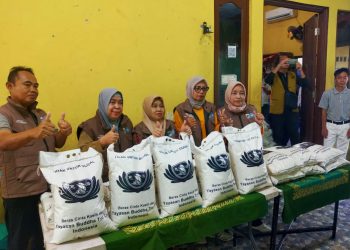 Tzu Chi Gelar Baksos Pembagian 1.800 Paket Sembako di Penjaringan, Wujud Kepedulian untuk Warga Luar Batang