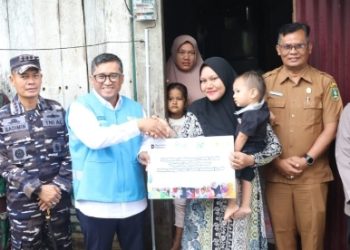 Danlanal Sabang Hadiri Penyerahan Listrik Gratis dan Santunan Dalam Rangka Hari Listrik Nasional Ke-80