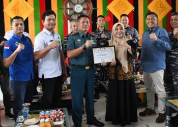 Danlanal Sabang Terima Piagam Penghargaan Dari BNNK Sabang