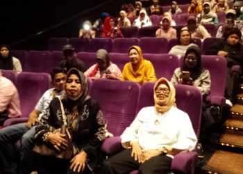 Ketua Umum Romsis, Andi Idha Nursanti, Nonton Film Badik
